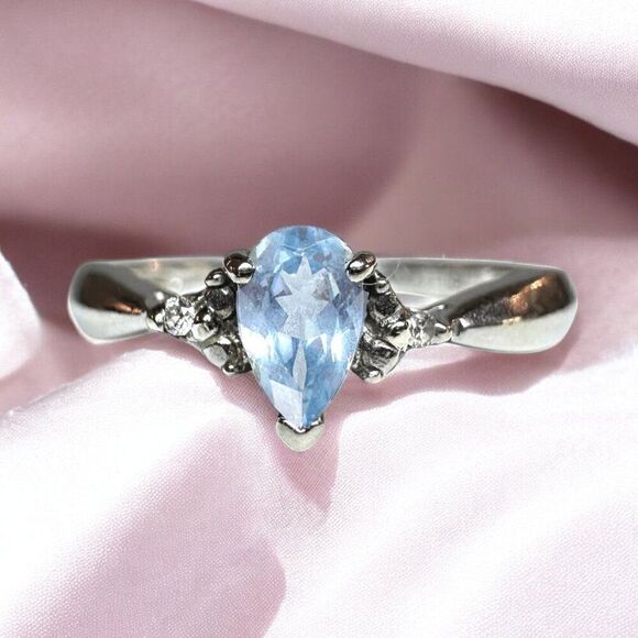 10k White Gold Aquamarine & Diamond Ring Size 4 Pear Cut Engagement Ring 1.2g - Picture 1 of 15